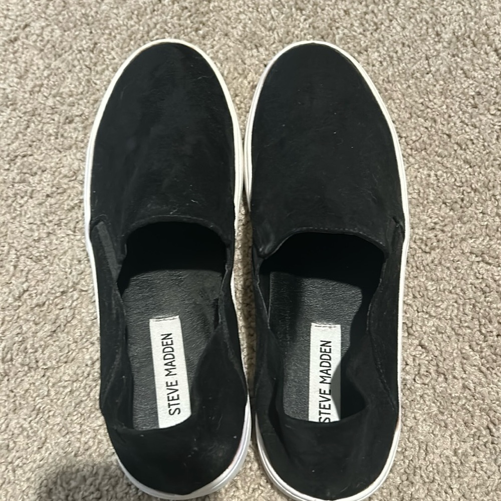 Steve Madden slip ons